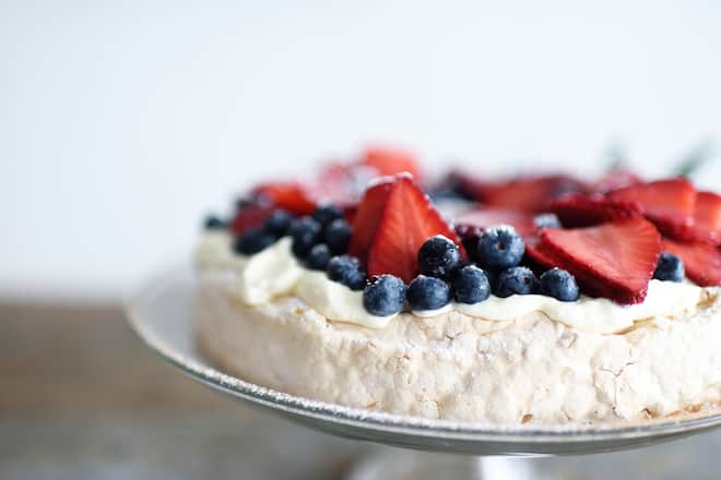 Pavlova Dessert