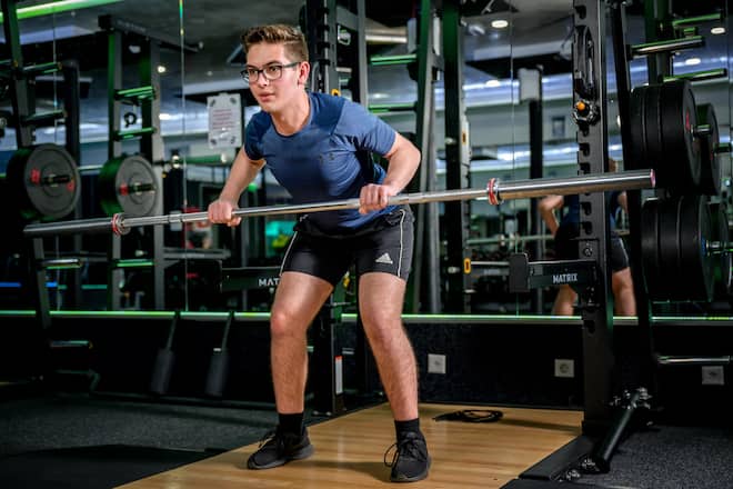 Junge Talente Sammelstory. jungunternehmer Diego Simone gruendete mit 13 sein unternehmen. Bild © Remo Naegeli