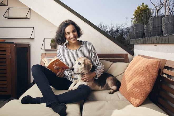 Racha Fajjari und Hund Jamie