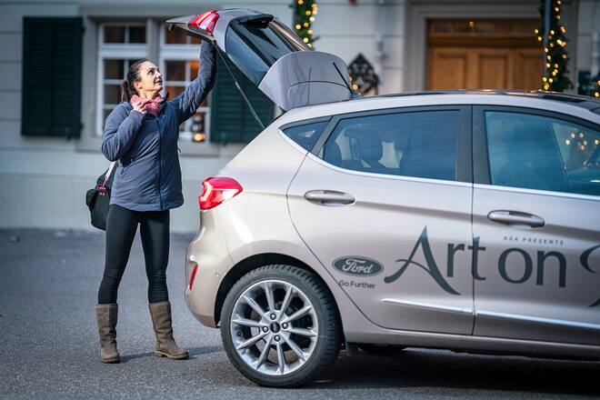 Sarah Meier bei der Eisbahn
