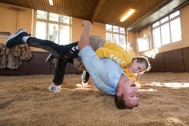 Handballerin Marion Betschart und Schwinger Pirmin Reichmuth