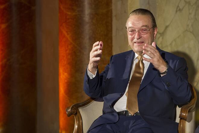 Oswald Gruebel, ehemaliger Chef von CS und UBS, spricht am Schweizer Medienkongress des Verbandes Schweizer Medien, am Freitag, 12. September 2014, in Interlaken. (KEYSTONE/Anthony Anex).