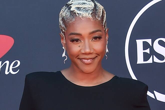 Tiffany Haddish ist Schauspielerin und Komikerin. Zuletzt beherrschte sie jedoch aus anderen Gründen die Schlagzeilen.