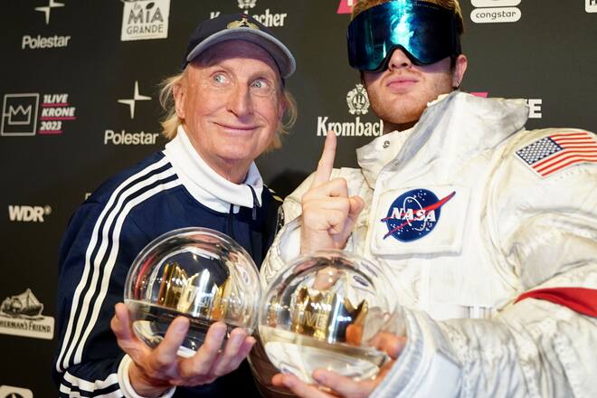 Otto Waalkes und Ski Aggu haben die 1Live Krone erhalten.