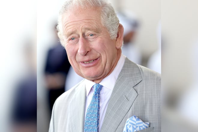 König Charles III. mit seiner «Griechenland»-Krawatte inklusive passendem Einstecktuch.