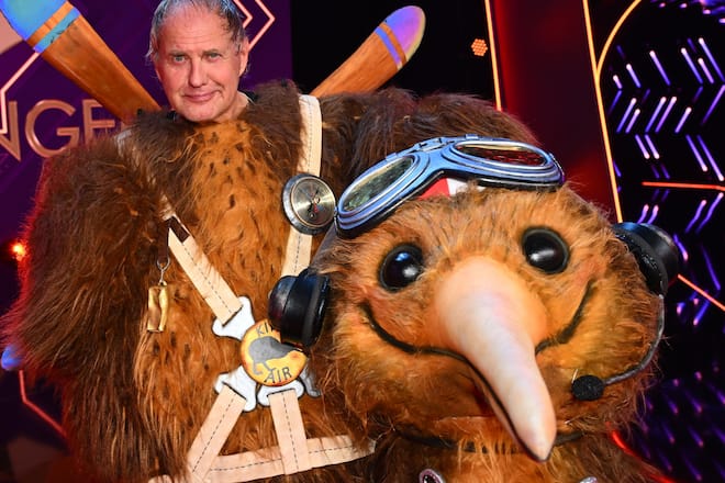 Seine Desmaskierung war keine Überraschung mehr: Uwe Ochsenknecht steckte im Kiwi-Kostüm.