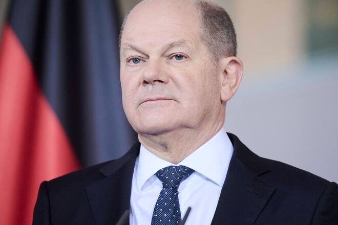 Im Ersten stellt sich Kanzler Scholz am Abend den Fragen von Tina Hassel und Oliver Köhr.