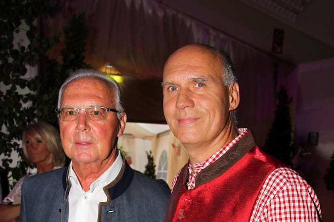 Franz Beckenbauer (l.) mit seinem ältesten Sohn Thomas im Jahr 2017.