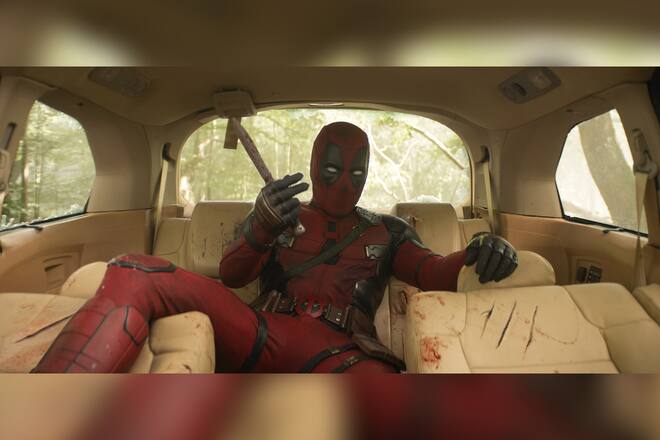 Die Kratzer verraten es: Deadpool (Ryan Reynolds) trifft auf Wolverine.