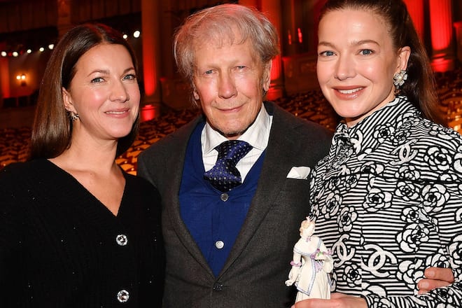 Schauspieler Bernd Herzsprung mit seinen Töchtern Sarah (l.) und Schauspielerin Hannah Herzsprung bei der Verleihung Bayerischer Filmpreis am 19. Januar diesen Jahres im Prinzregententheater in München.