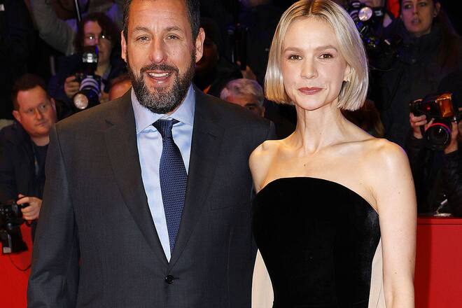 Adam Sandler und Co-Star Carey Mulligan auf dem roten Teppich vor dem Berlinale Palast.