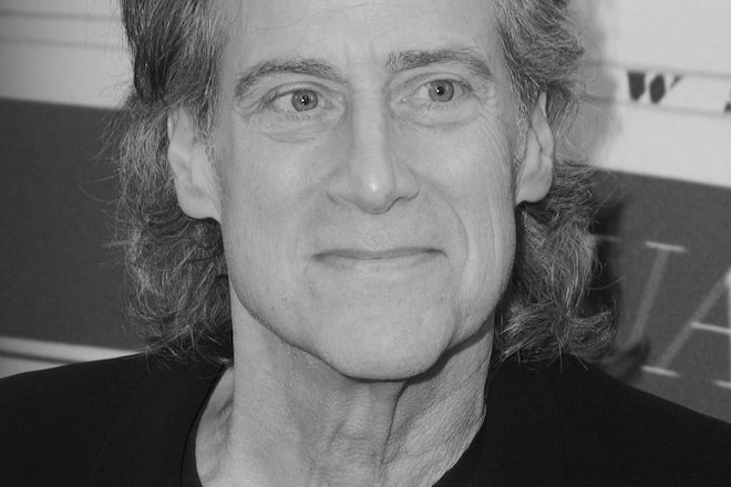 Richard Lewis war in den USA für seinen bissigen, düsteren Humor bekannt.
