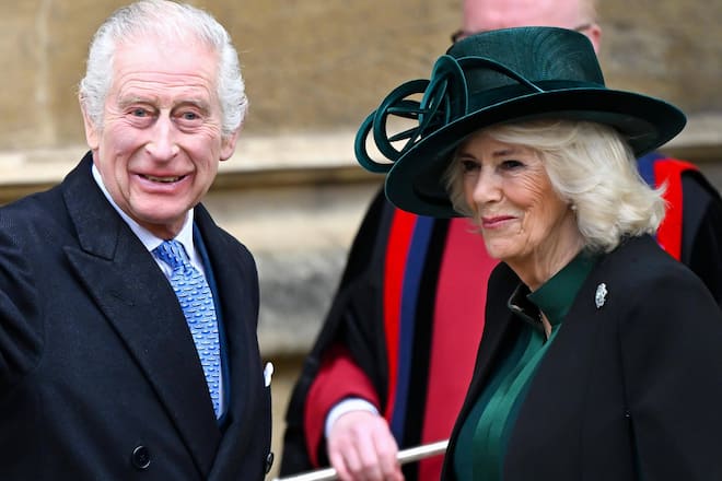 Gut drauf und nahezu erholt: König Charles und Königin Camilla vor dem Ostergottesdienst 2024.
