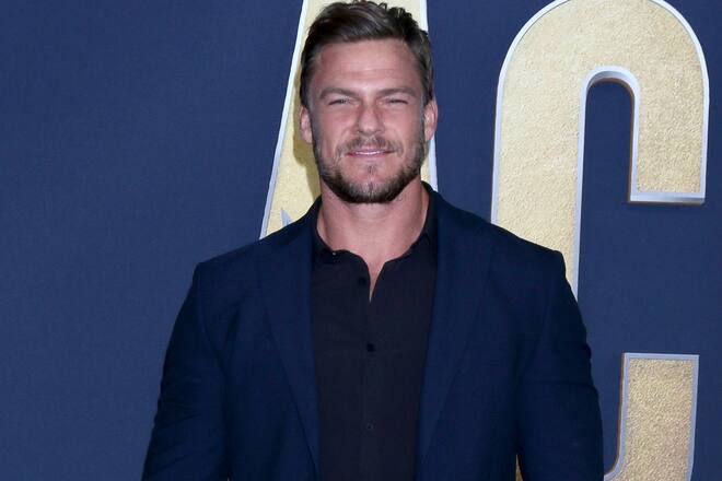 Alan Ritchson erzählt von dunklen Zeiten in seinem Leben.