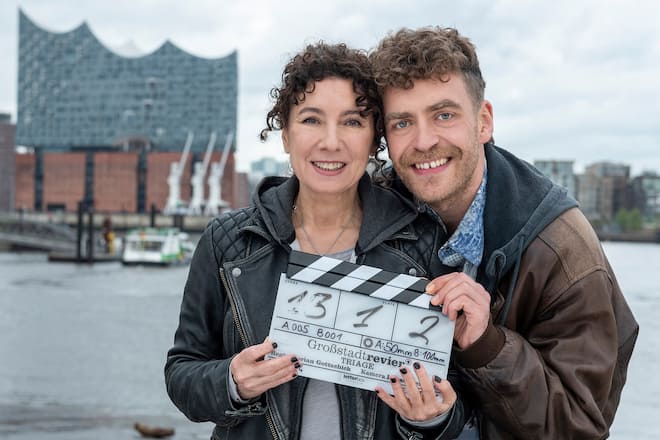 Maria Ketikidou und Enrique Fiss stehen für den «Grossstadtrevier»-Film «Triage» vor der Kamera.