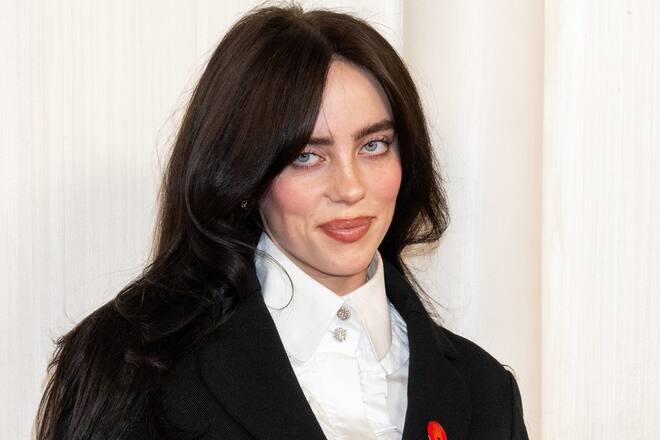 Billie Eilish hat neue Musik angekündigt.