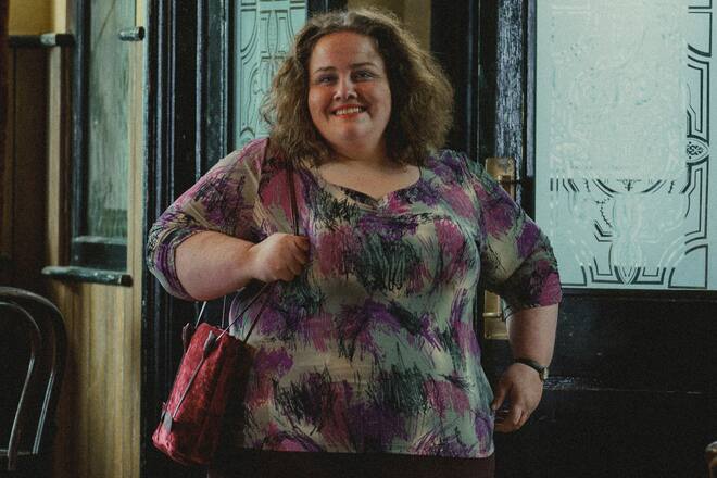 In der neuen Netflix-Serie «Rentierbaby» spielt Jessica Gunning die Stalkerin Martha Scott.