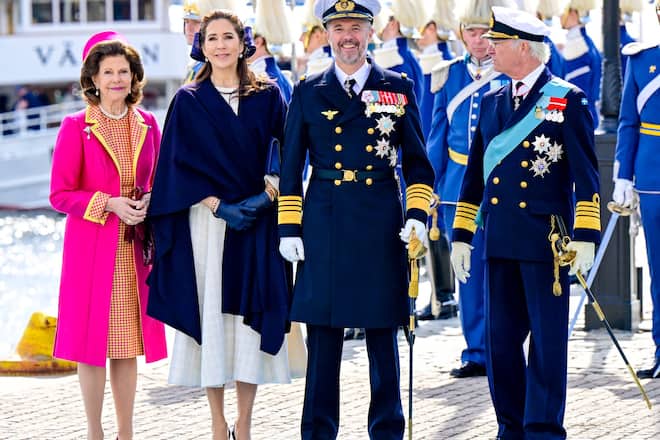 Königin Silvia neben Königin Mary und König Frederik neben König Carl Gustaf (v.l.n.r.) in Stockholm.