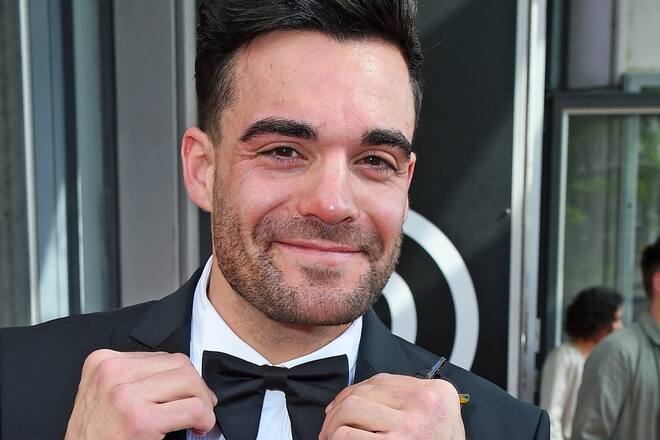 Grosser Abend: Stefano Zarrella hat sich für die Verleihung der 9:16 Awards im Schauspielhaus in Hamburg am 6. Mai schick gemacht - und einen Preis mit nach Hause nehmen dürfen.