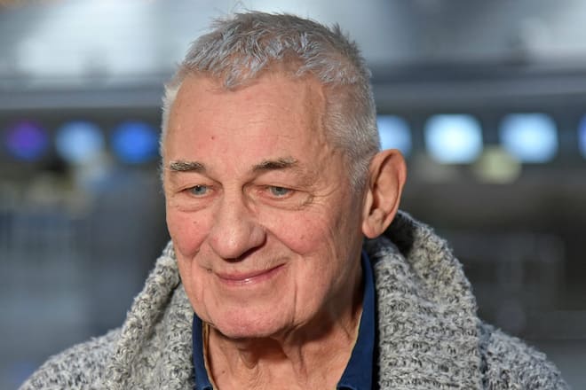 Heinz Hoenig muss sich von einer Operation erholen, bald soll ein weiterer Eingriff folgen.