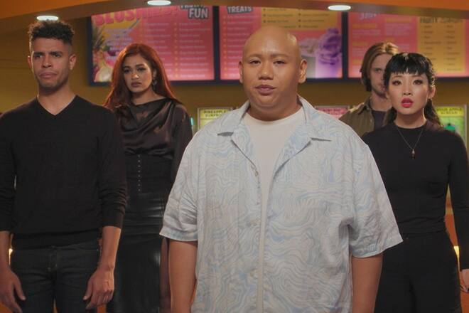 Vampir Reginald (Jacob Batalon) und seine Freunde bekommen es mit einem göttlichen Gegenspieler zu tun.