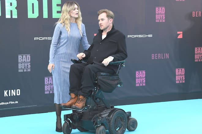 Samuel Koch mit seiner Ehefrau Sarah bei einem Auftritt in Berlin.