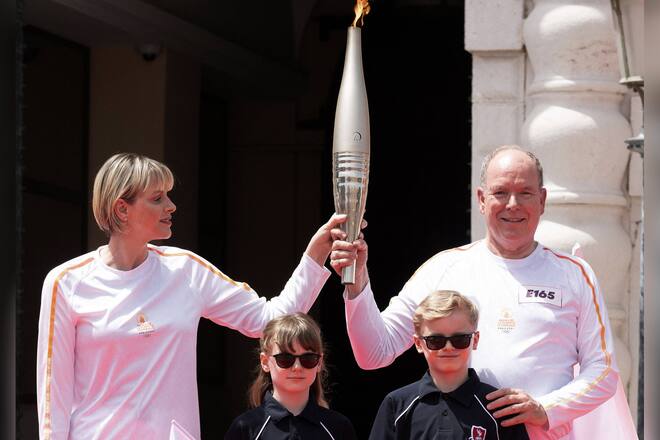 Fürst Albert und Fürstin Charlène sowie die Zwillinge Gabriella und Jacques im Olympia-Fieber.