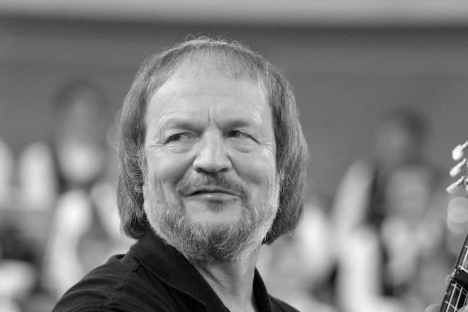 Fredl Fesl ist im Alter von 76 Jahren gestorben.