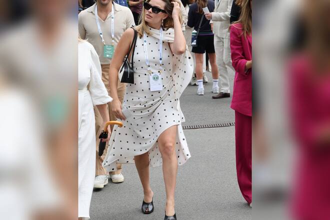 Mit diesem Auftritt scheint Margot Robbie ihre Schwangerschaft zu bestätigen.