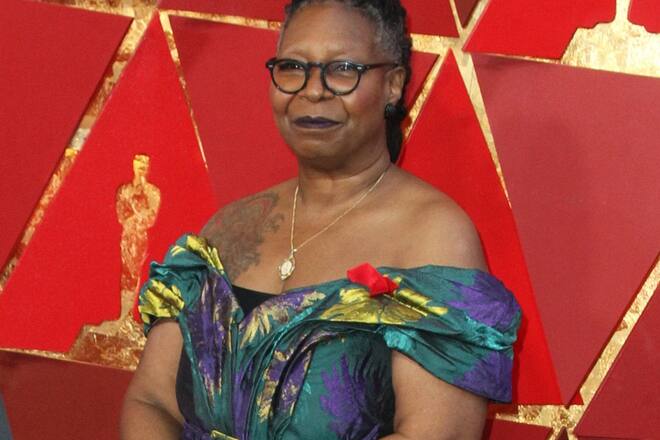 In einer US-Late-Night-Show hat Whoopi Goldberg eine skurrile Familiengeschichte zum Besten gegeben.