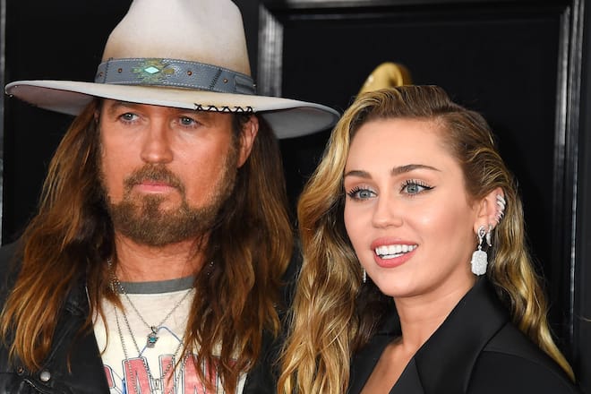 Billy Ray Cyrus und Tochter Miley bei den Grammy Awards 2019.