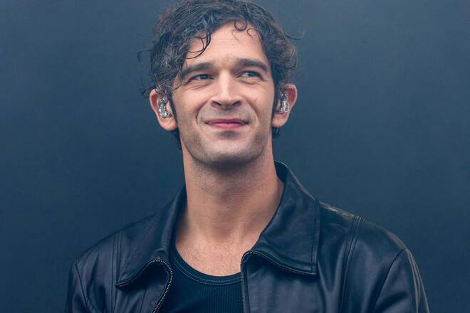 Matty Healy provoziert als Sänger der Band The 1975 die malaysische Regierung.