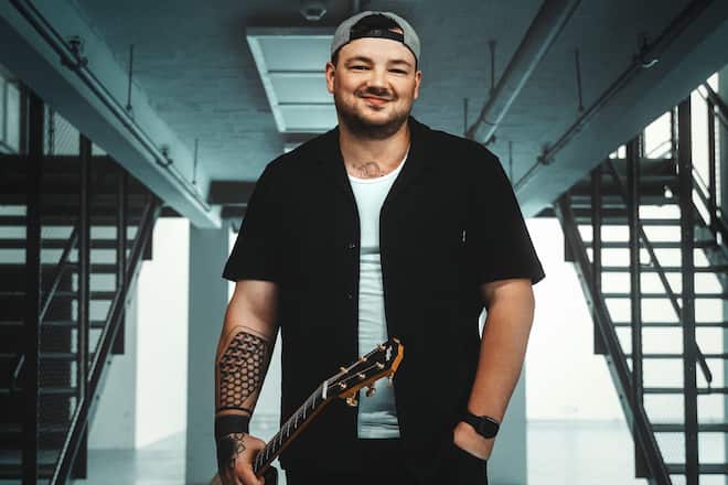 Hat es «Endlich!» geschafft, sein erstes Album zu veröffentlichen: Pop-Star Georg Stengel.