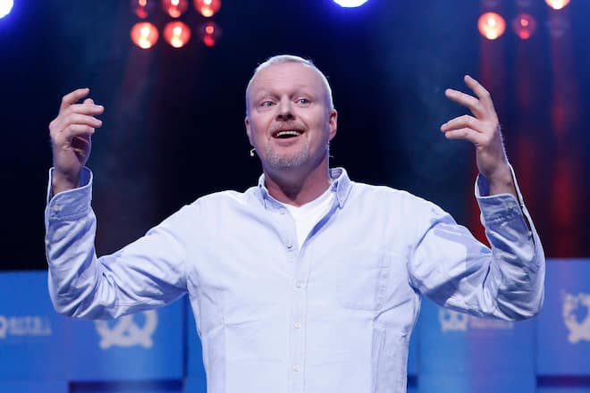 Stefan Raab im Jahr 2017 bei einem Kongress in München.