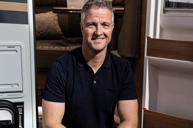 In einem Interview sprechen Ralf Schumacher und Partner Étienne (nicht im Bild) über Erfahrungen und Erlebnisse rund um das Coming-out des Rennfahrers.