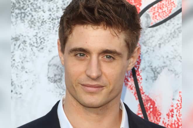 Max Irons wird zu Mycroft Holmes.