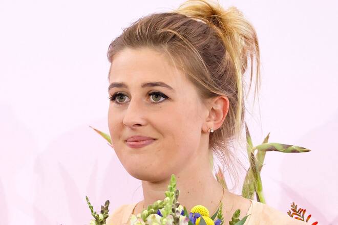 Gina Schumacher ist die einzige Tochter von Michael und Corinna Schumacher (hier bei der Verleihung des Staatspreises des Landes Nordrhein-Westfalen an Michael Schumacher im Jahr 2022). Ihr Bruder Mick ist als Rennfahrer in die Fussstapfen seines berühmten Vaters getreten.