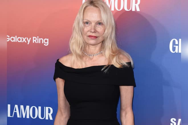 Pamela Anderson auf dem Red Carpet der «Glamour Women of the Year»-Awards in London.