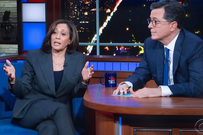 Kamala Harris war bereits sechs Mal in der «Late Night With Stephen Colbert», hier zu sehen im Jahr 2020.