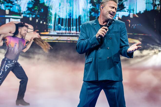 Sasha gibt auf der Bühne alles.