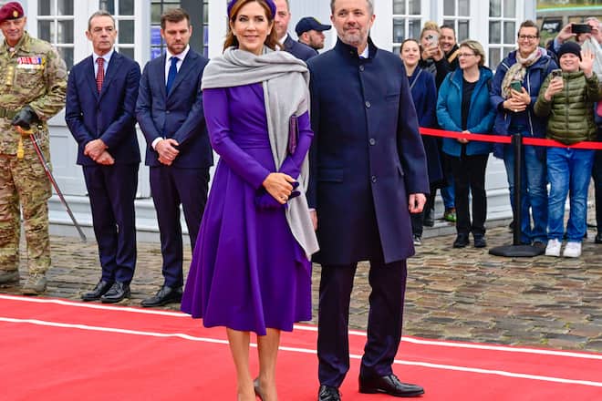 König Frederik und Königin Mary bei der Begrüssung des isländischen Präsidenten in Kopenhagen.