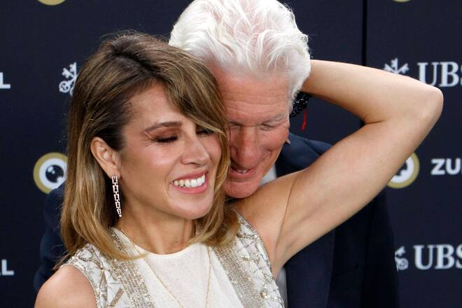 Richard Gere und seine Frau Alejandra zeigen sich verliebt wie am ersten Tag.