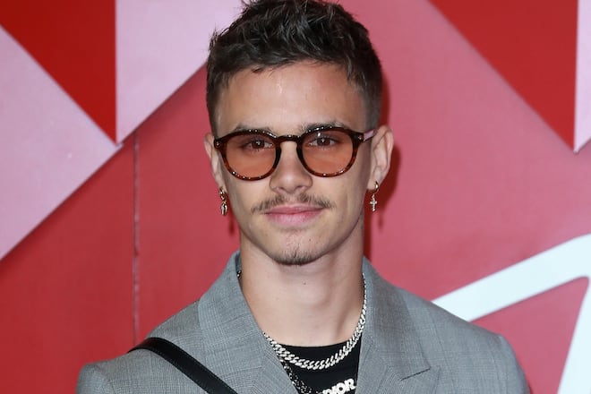 Romeo Beckham schwebt aktuell auf Wolke sieben.