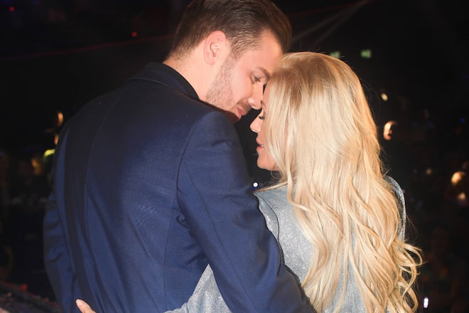 Schlagerstar Michelle und Freund Eric Philippi nach der höchst emotionalen Silbereisen-Show.
