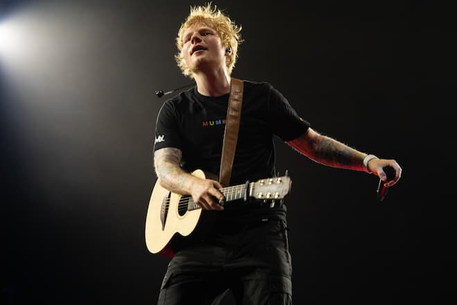 Ed Sheeran hat seine Fans erhört und bringt ein Live-Album zur «Mathematics»-Tour heraus.