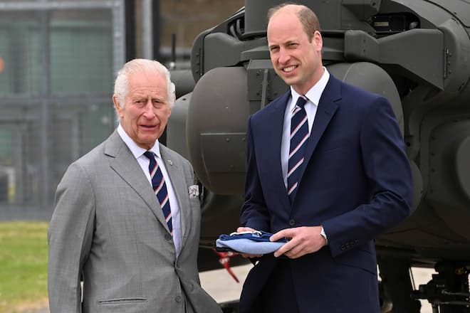 König Charles und sein ältester Sohn stehen wegen der Geschäfte ihrer Herzogtümer in der Kritik.