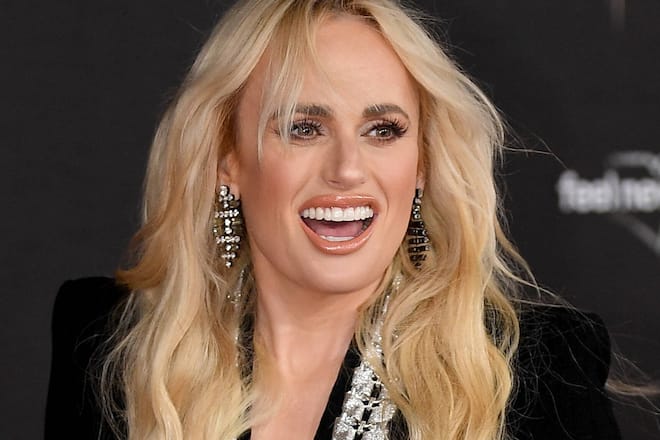 Rebel Wilson hat gerade erst ihre Hochzeit gefeiert und lässt nun ihre Tochter hochleben.