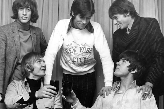 Colin Petersen (links unten) mit den Bee Gees.