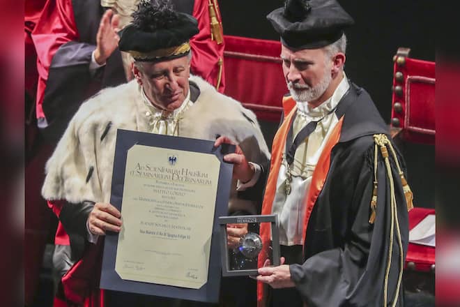 König Felipe VI. wurde in Neapel eine ganz besondere Ehre zuteil.