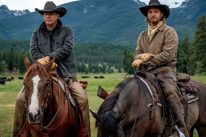 Kevin Costner und Luke Grimes in «Yellowstone».